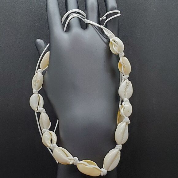 Shell Necklace   - Picture 3 of 8